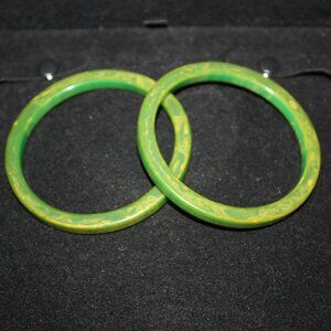 (2) VTG BAKELITE BANGLE Bracelets Creamed Spinach Marbled Green Stackable Set
